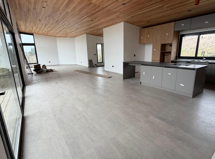 Casa · 345m² · 7 Ambientes · 2 Cocheras