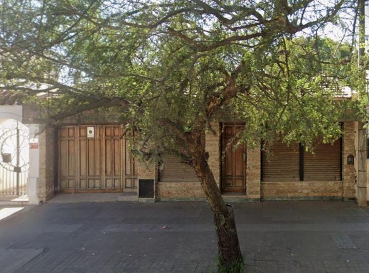 Casa · 160m² · 2 Ambientes · 1 Cochera