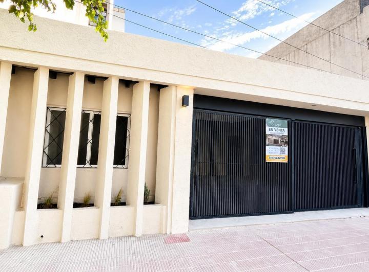 Casa · 157m² · 3 Ambientes · 2 Cocheras