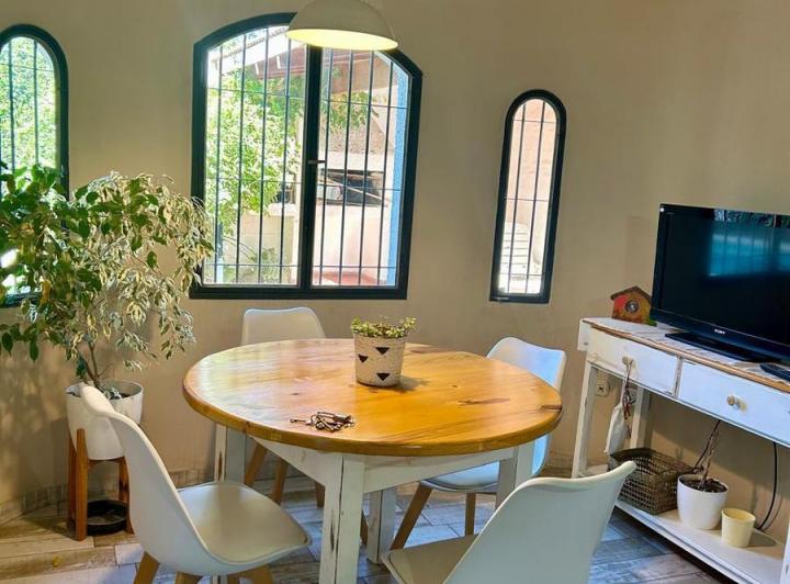 Casa · 300m² · 5 Dormitorios · 2 Cocheras