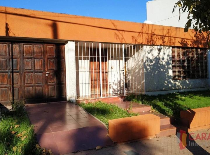 Casa · 171m² · 5 Ambientes · 1 Cochera