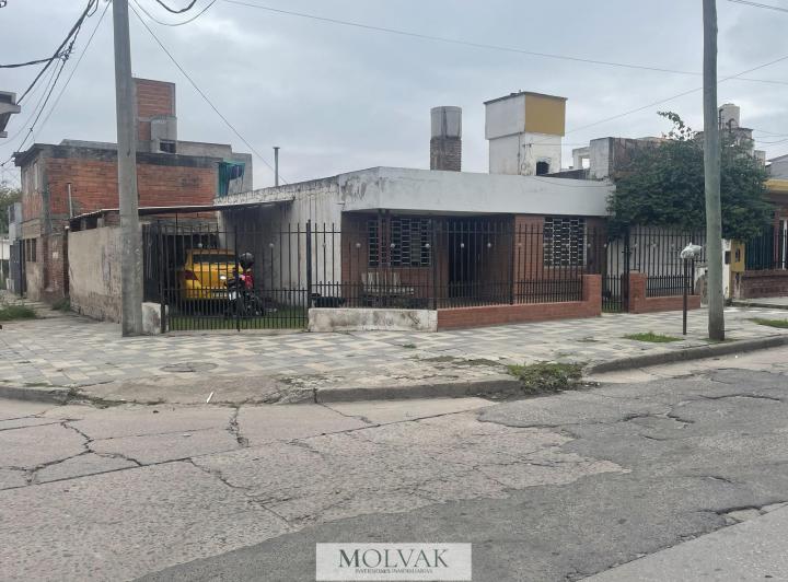 Casa · 180m² · 3 Ambientes · 1 Cochera