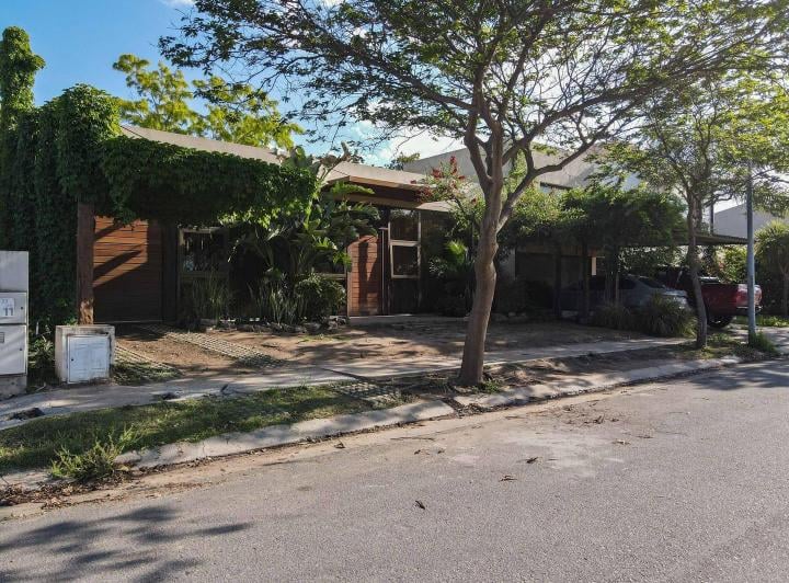 Casa · 245m² · 6 Ambientes