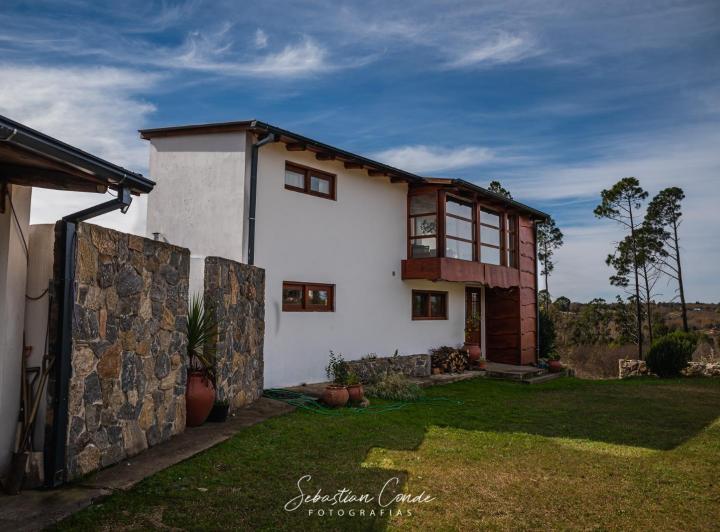 Casa · 335m² · 6 Ambientes · 2 Cocheras