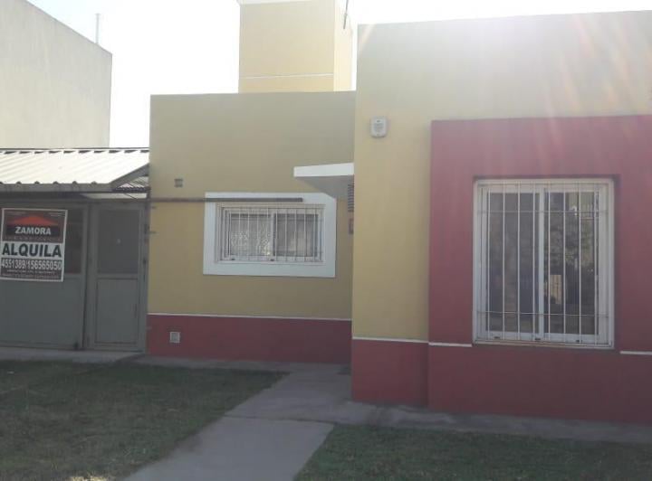 Casa · 2 Dormitorios · 2 Cocheras