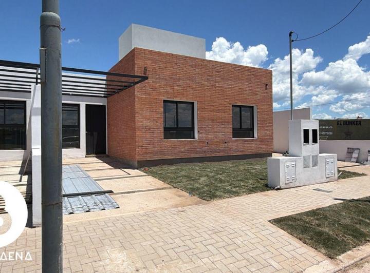 Casa · 61m² · 3 Ambientes · 2 Cocheras