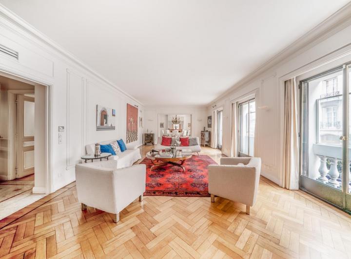 Departamento · 376m² · 8 Ambientes · 1 Cochera