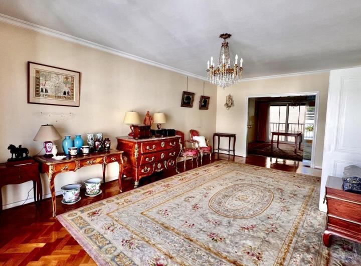 Departamento · 200m² · 5 Ambientes · 1 Cochera