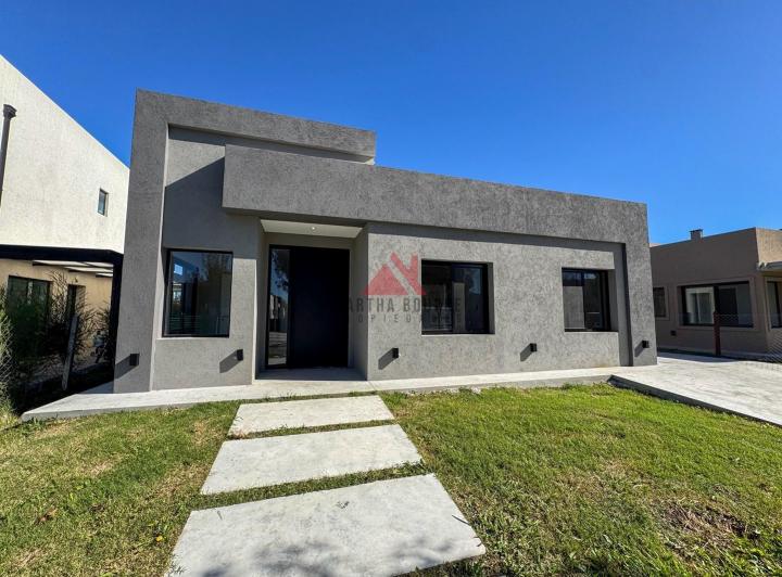 Casa · 150m² · 4 Ambientes · 1 Cochera