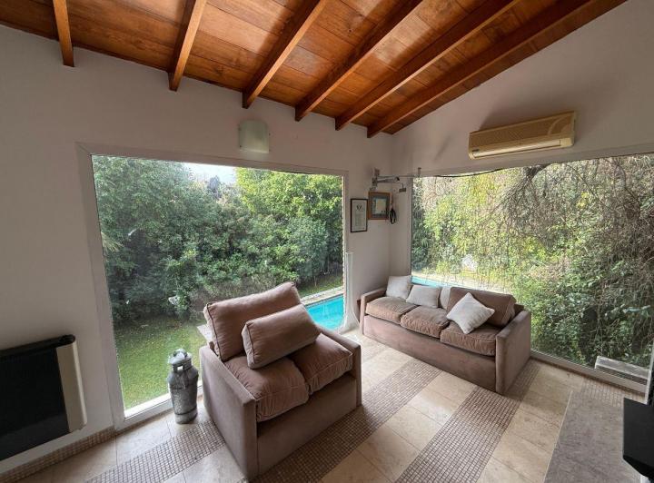 Casa · 650m² · 6 Ambientes · 4 Cocheras