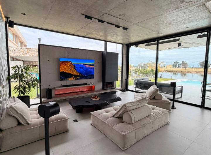 Casa · 380m² · 5 Ambientes · 2 Cocheras