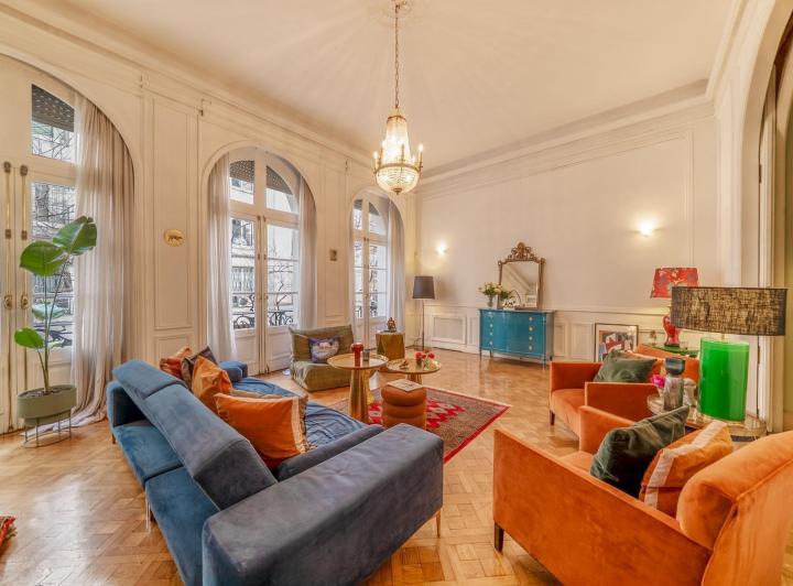 Casa · 900m² · 6 Ambientes