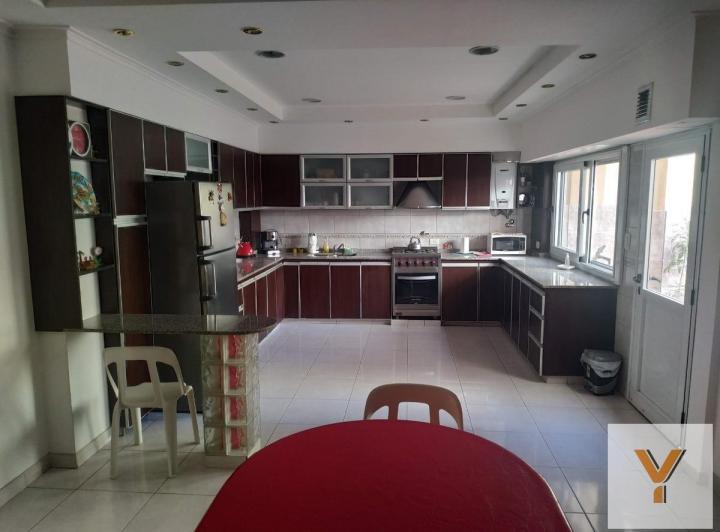 Casa · 265m² · 5 Ambientes · 1 Cochera