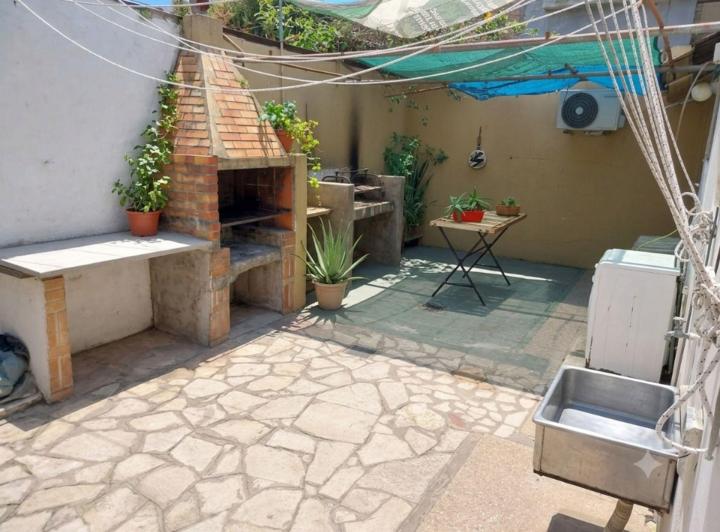 Casa · 274m² · 9 Ambientes · 1 Cochera