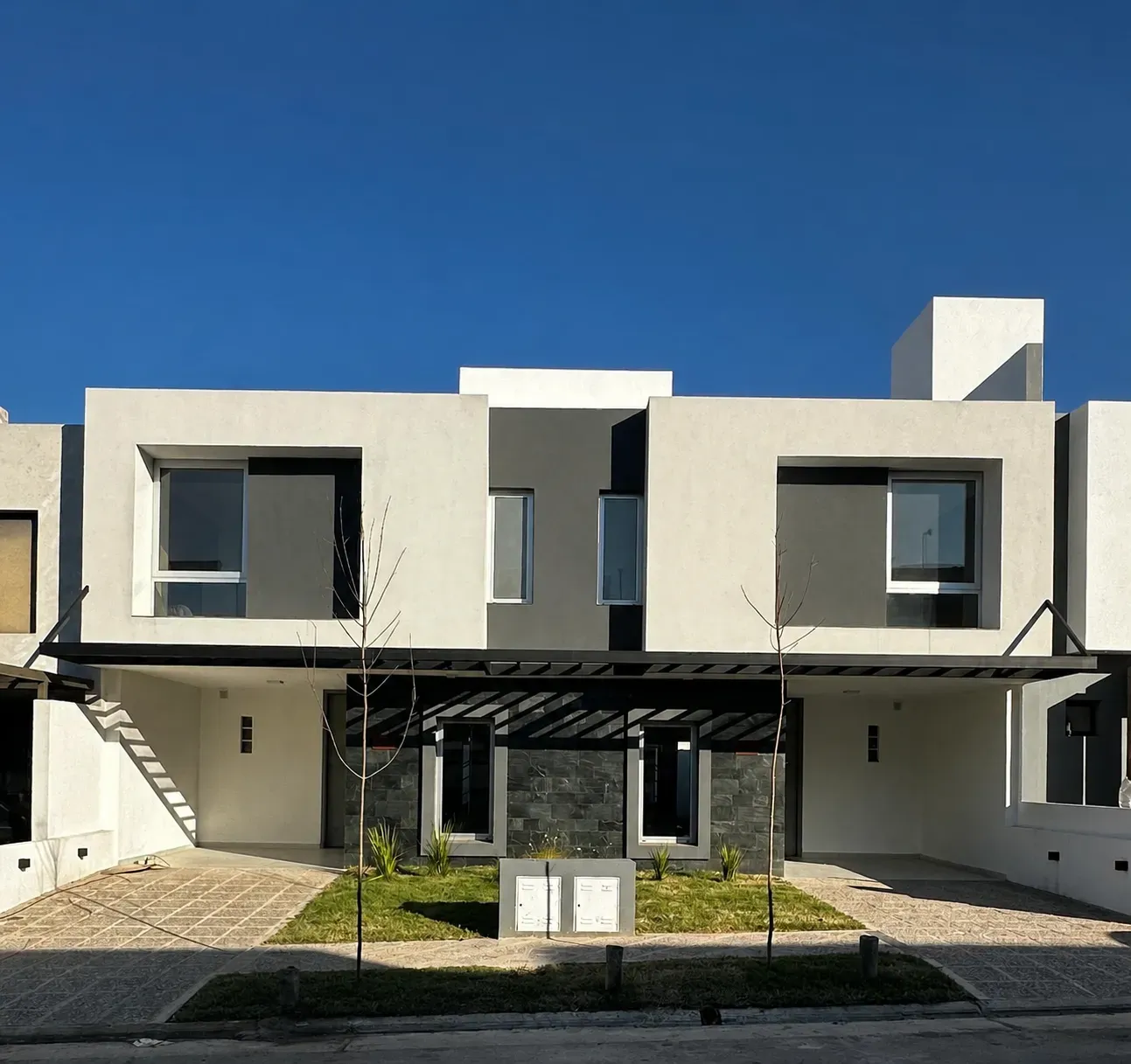 Dueño - Duplex en Venta Miradores de Manantiales 3 Dorm. 3 Baños Central