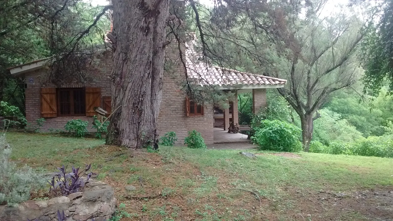 B° SAN AMBROSIO, CAMINO AL CUADRADO/ HERMOSA CASA DE 3 DORMT. PROXIMO  AL RIO