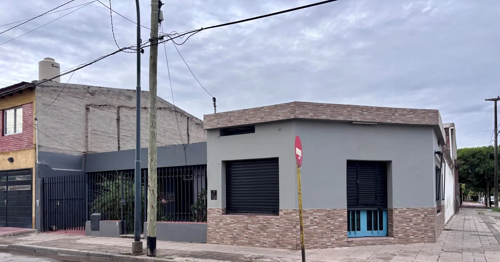 VENTA de Casa, Local y Galpón en  barrio ACOSTA