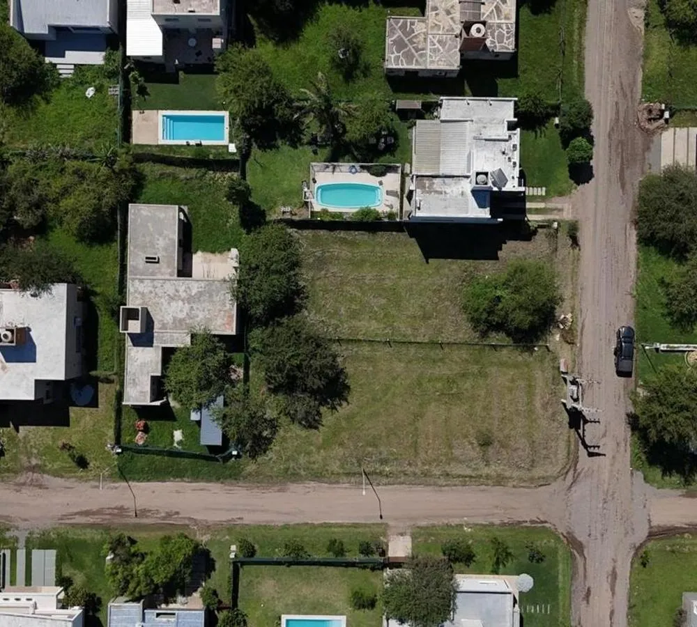 Lote en Villa Catalina 1ro Etapa a metros de ingreso Principal