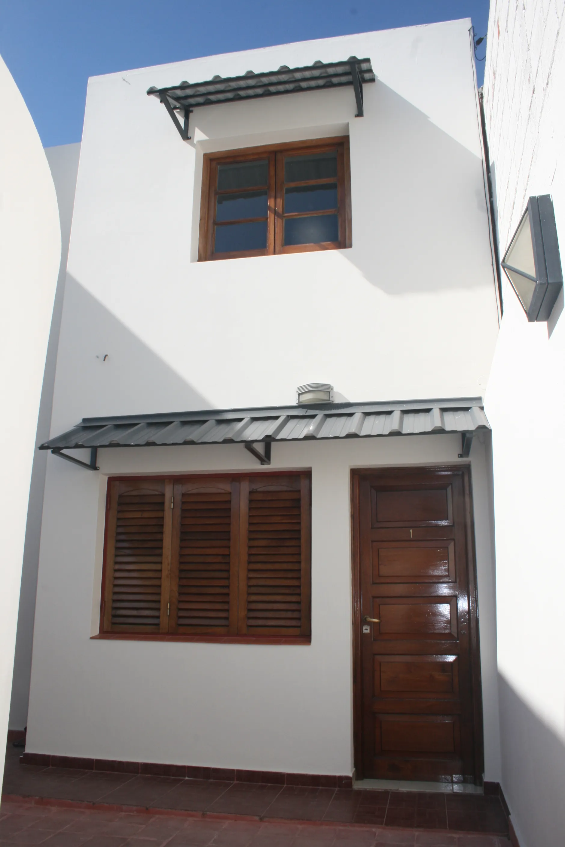 ALQUILO, B° GRAL. BUSTOS, S/BARRACO MARMOL, DUPLEX, 2D. COCINA/COM. BAÑO. PATIO