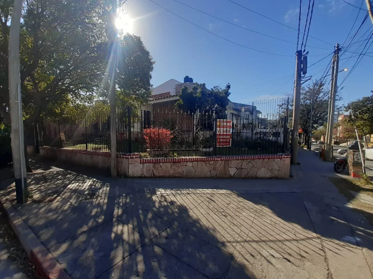 Casa esquina 3 dormitorios Barrio Observatorio