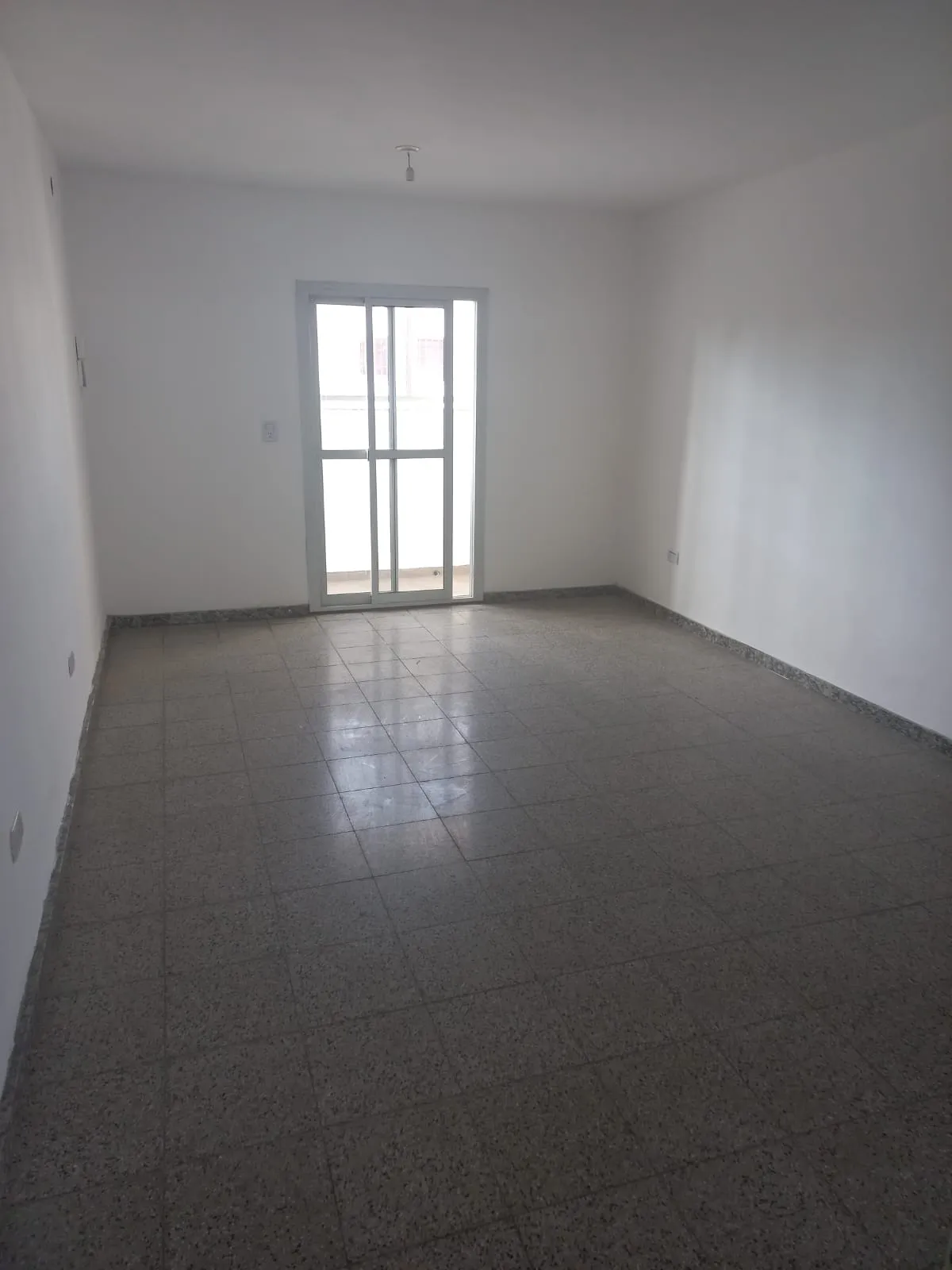 Alquilo dpto. 2 dormitorios – Bº Alta Córdoba