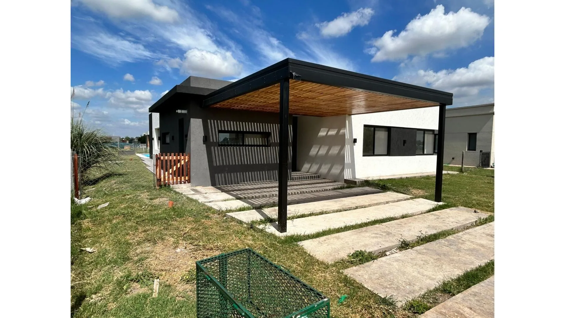 Casa a estrenar en alquiler, Barrio San Felipe, 4 Ambientes