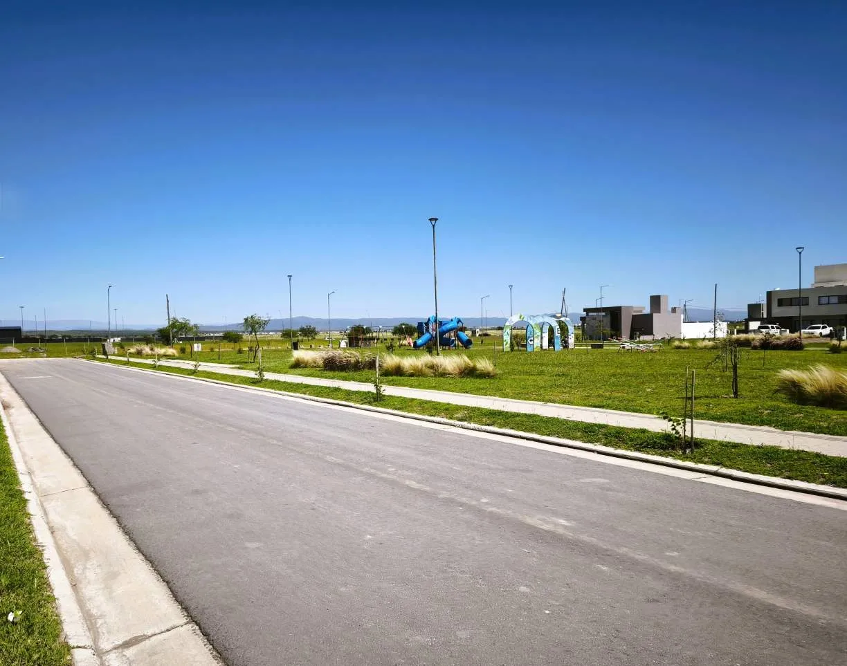 Lote en venta Terrazas de Manantiales 252 m2 - RESIDENCIAL FRENTE A ESPACIO VERD...