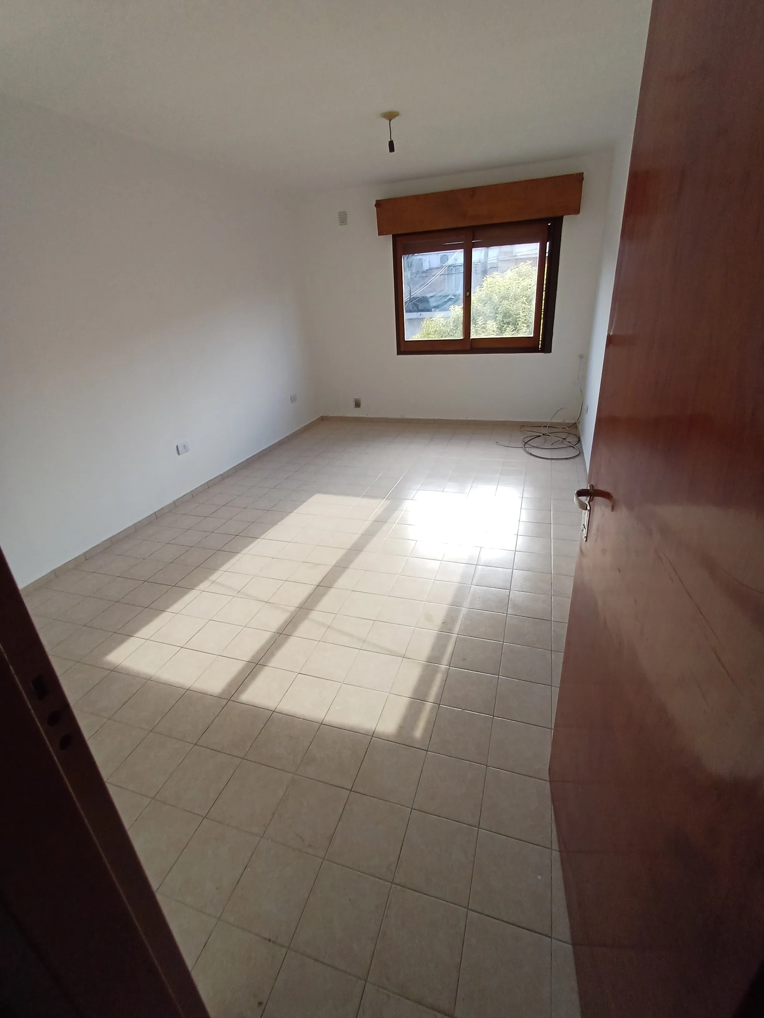 Dpto. 2 dorm. patio propio SIN EXPENSAS Pringles 1260