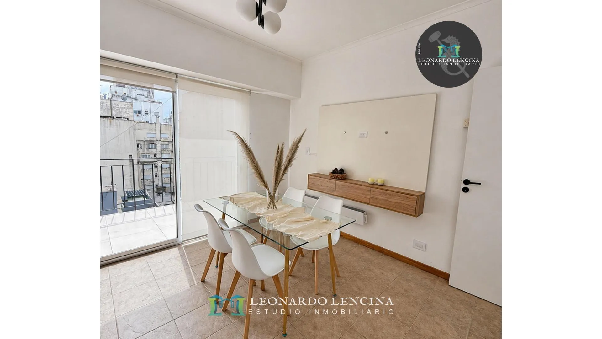 DEPARTAMENTO DE 3 AMBIENTES AL FRENTE C/BALCÓN TERRAZA Y DEP