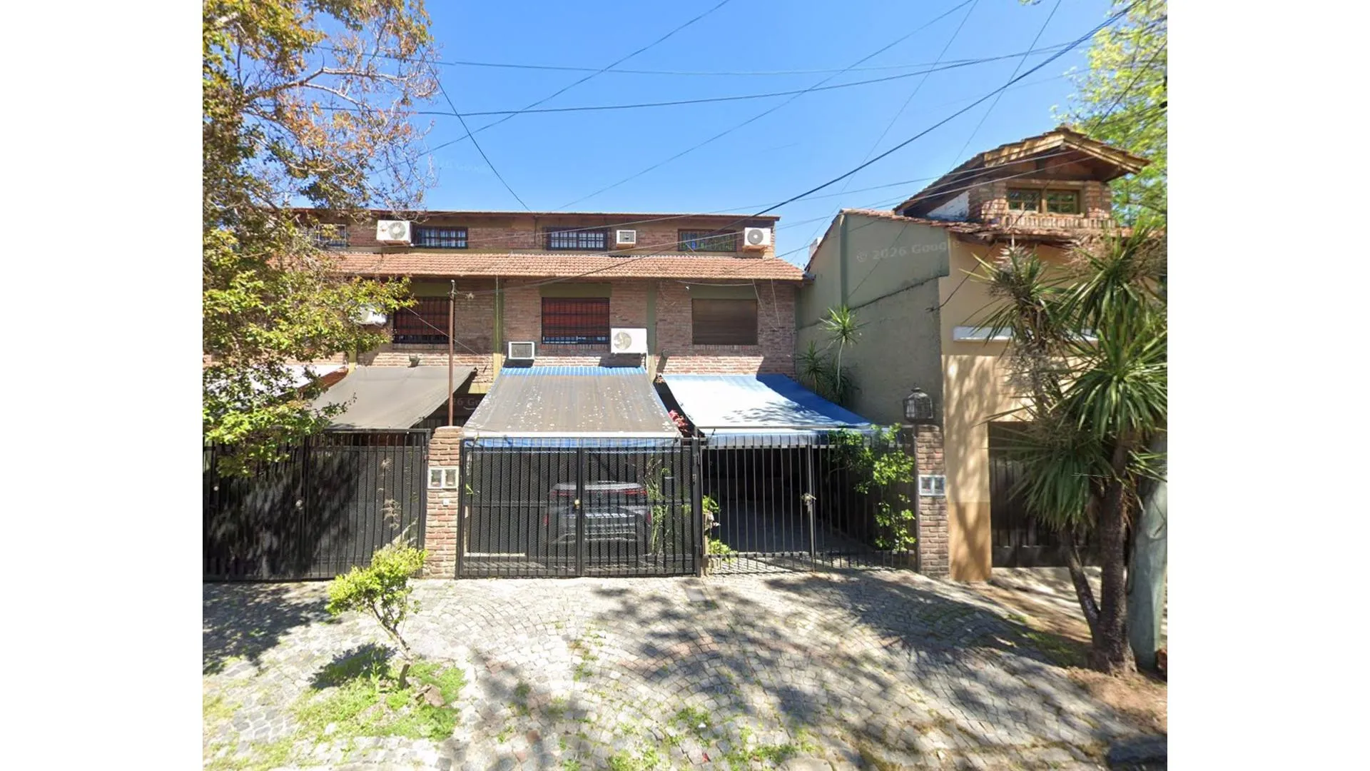 Triplex en venta con patio y parrilla en Olivos