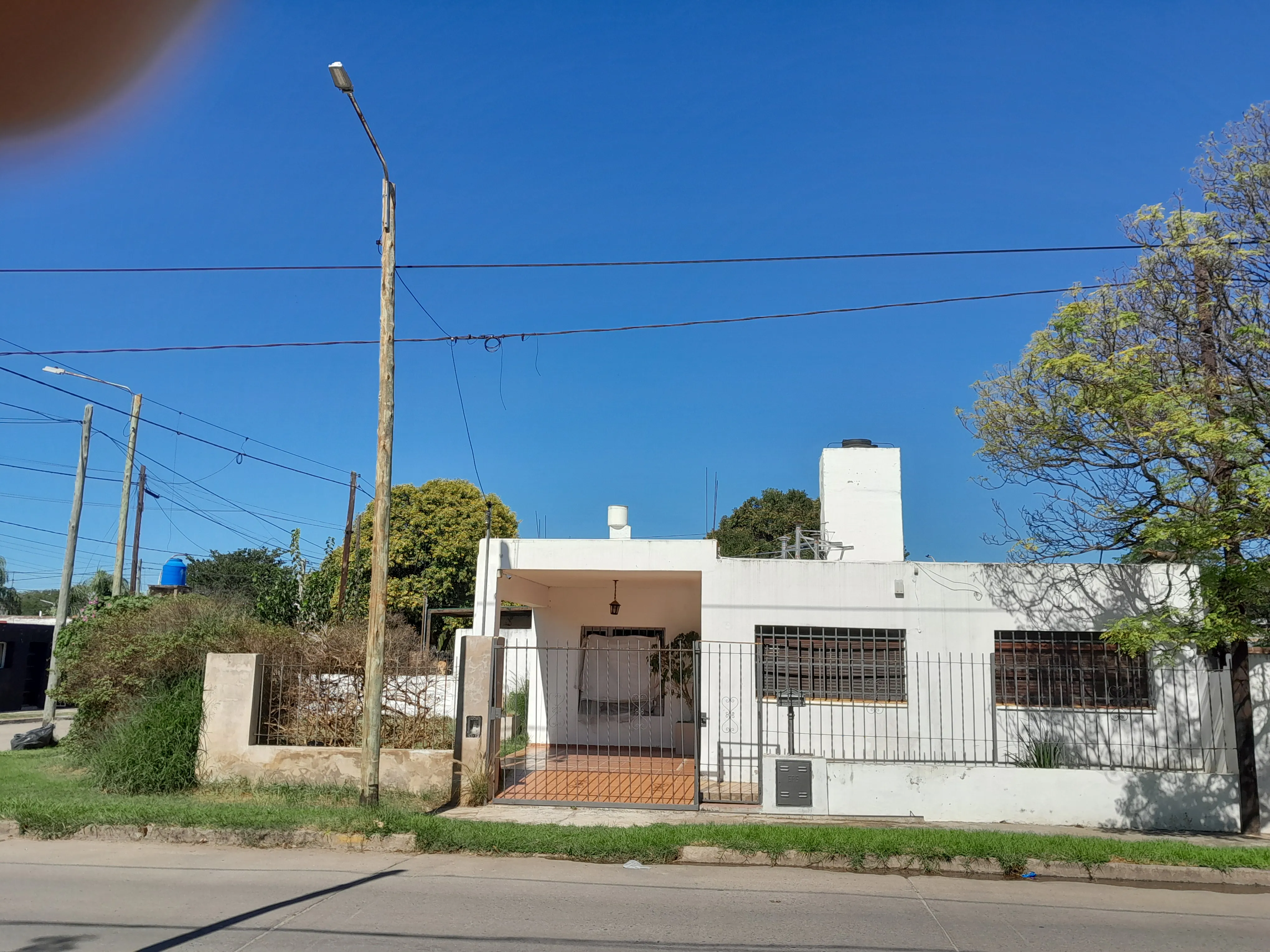 Casa a 4 cuadras Córdoba Shopping, agua e impuestos incluidos