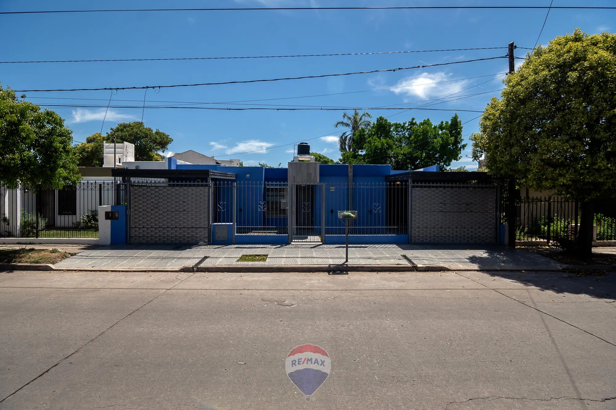 VENTA CASA 4 DORM. RES. VELEZ SARSFIELD CORDOBA