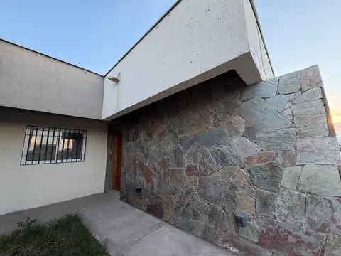 Casa en Alquiler en Fray Luis Beltran, Maipú