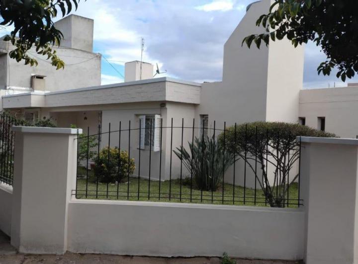 Casa · 144m² · 5 Ambientes · 1 Cochera