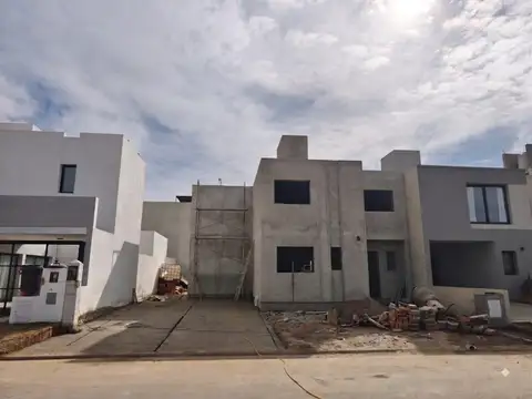 Casa en Venta en Quebrada De Manantiales, Countries y Barrios Cerrados en Córdoba