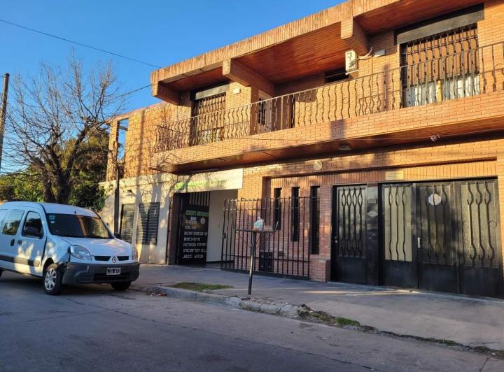 Casa · 558m² · 14 Ambientes · 3 Cocheras