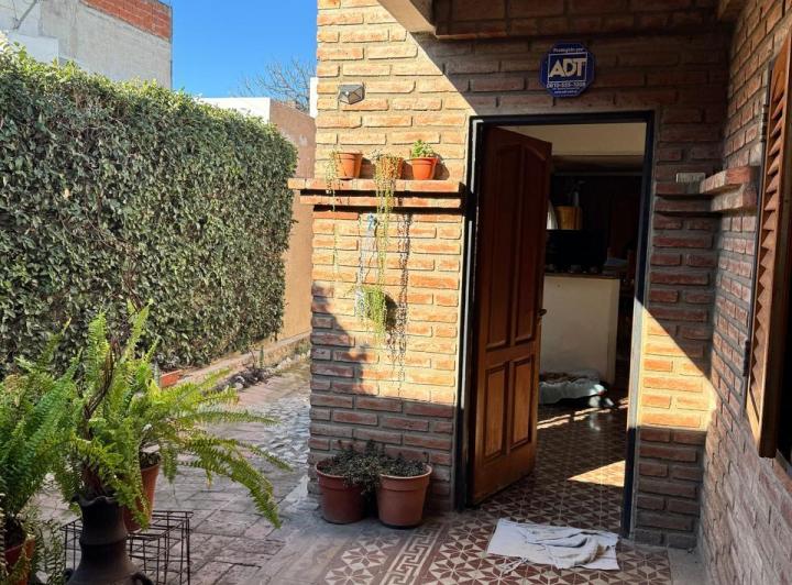 Casa · 145m² · 4 Ambientes · 1 Cochera
