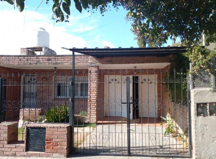 Casa · 102m² · 3 Ambientes · 2 Cocheras
