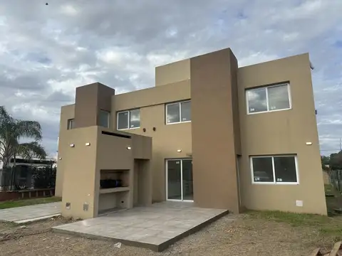 Casa en Venta en Roldan, San Lorenzo