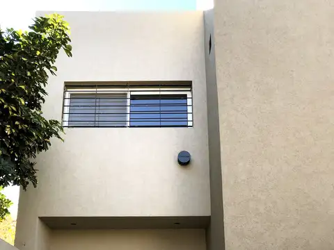 Casa en Venta en Azcuenaga, Rosario