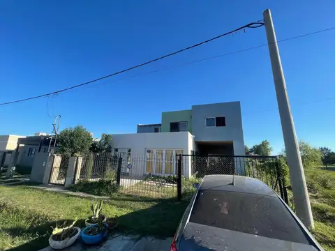 Casa en Venta en Roldan, San Lorenzo