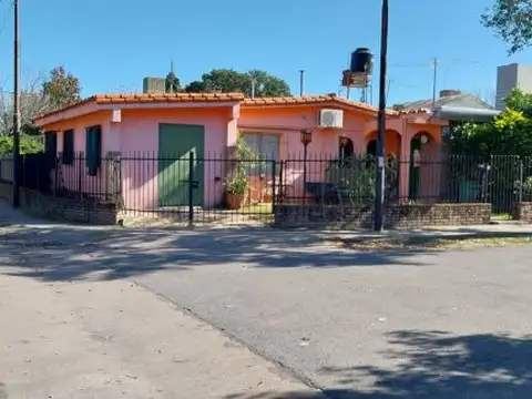 Casa en Venta en Barrio Parque Field, Rosario