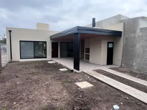 Casa en Venta en Roldan, San Lorenzo