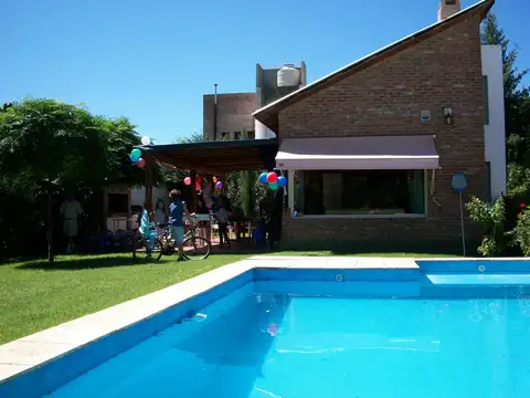 Casa en Venta en Pueblo Esther, Rosario