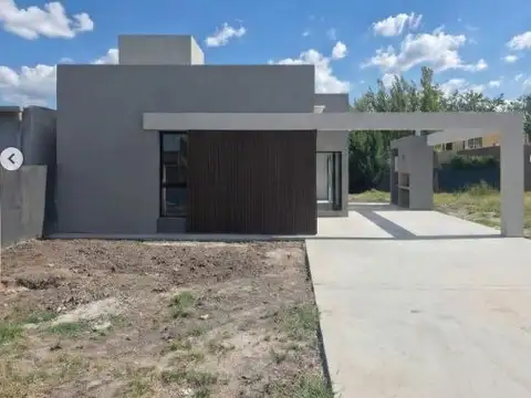 Casa en Venta en Roldan, San Lorenzo