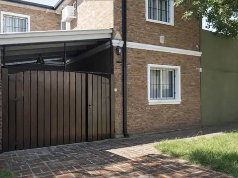 Casa en Venta en Luis Agote, Rosario