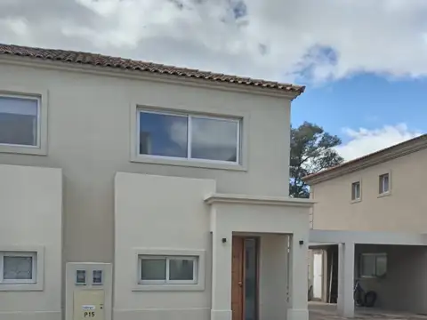 Casa en Alquiler en Saravi Village, Countries y Barrios Cerrados en Pilar