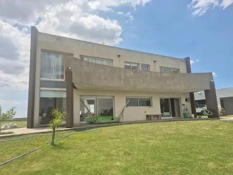 Casa en Alquiler en La Faustina, Countries y Barrios Cerrados en la Plata