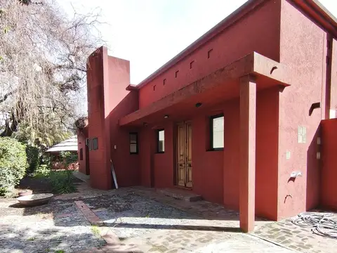 Casa en Alquiler en El Carmencito, Berazategui