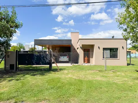 Casa en Venta en Punta Chacra, Roldan